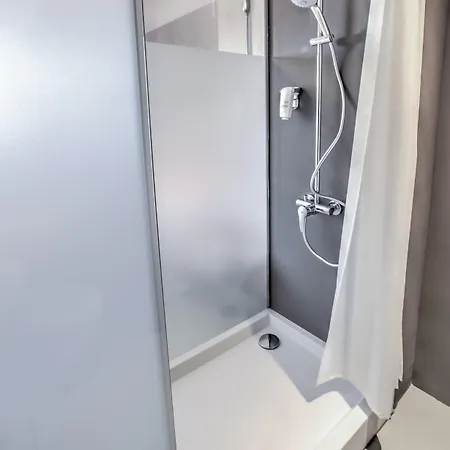 Vavien Hotell 4*