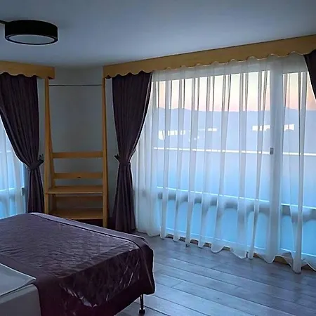 Hotell Vavien 4*